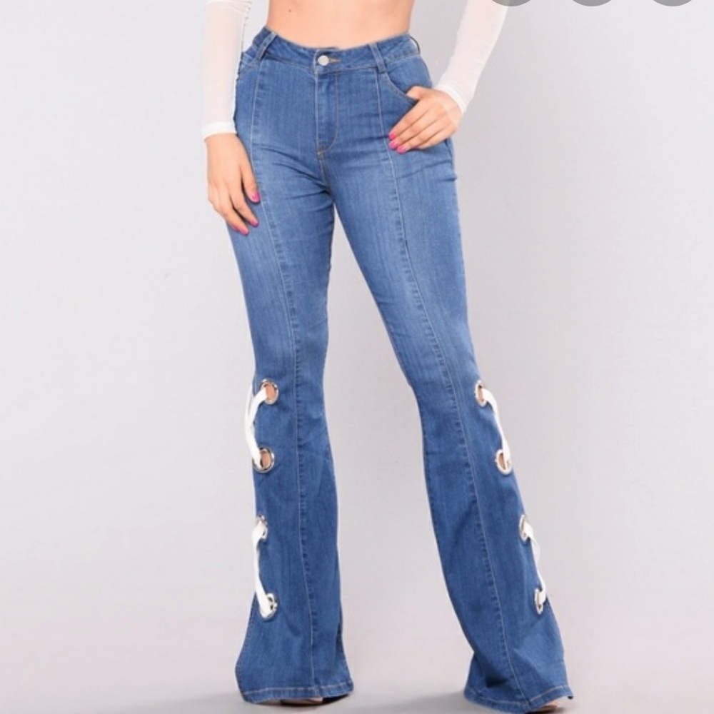 Fashion Nova Flared high waist jeans